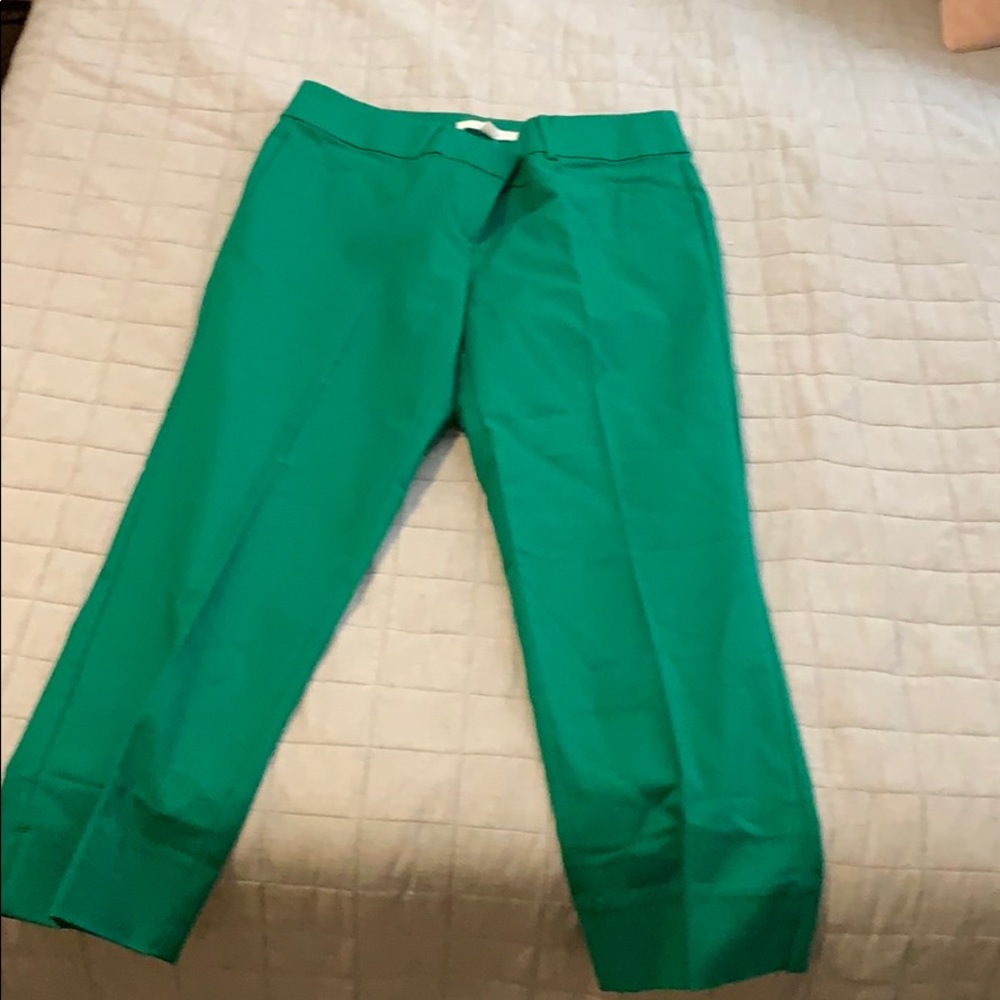 Green cropped pants